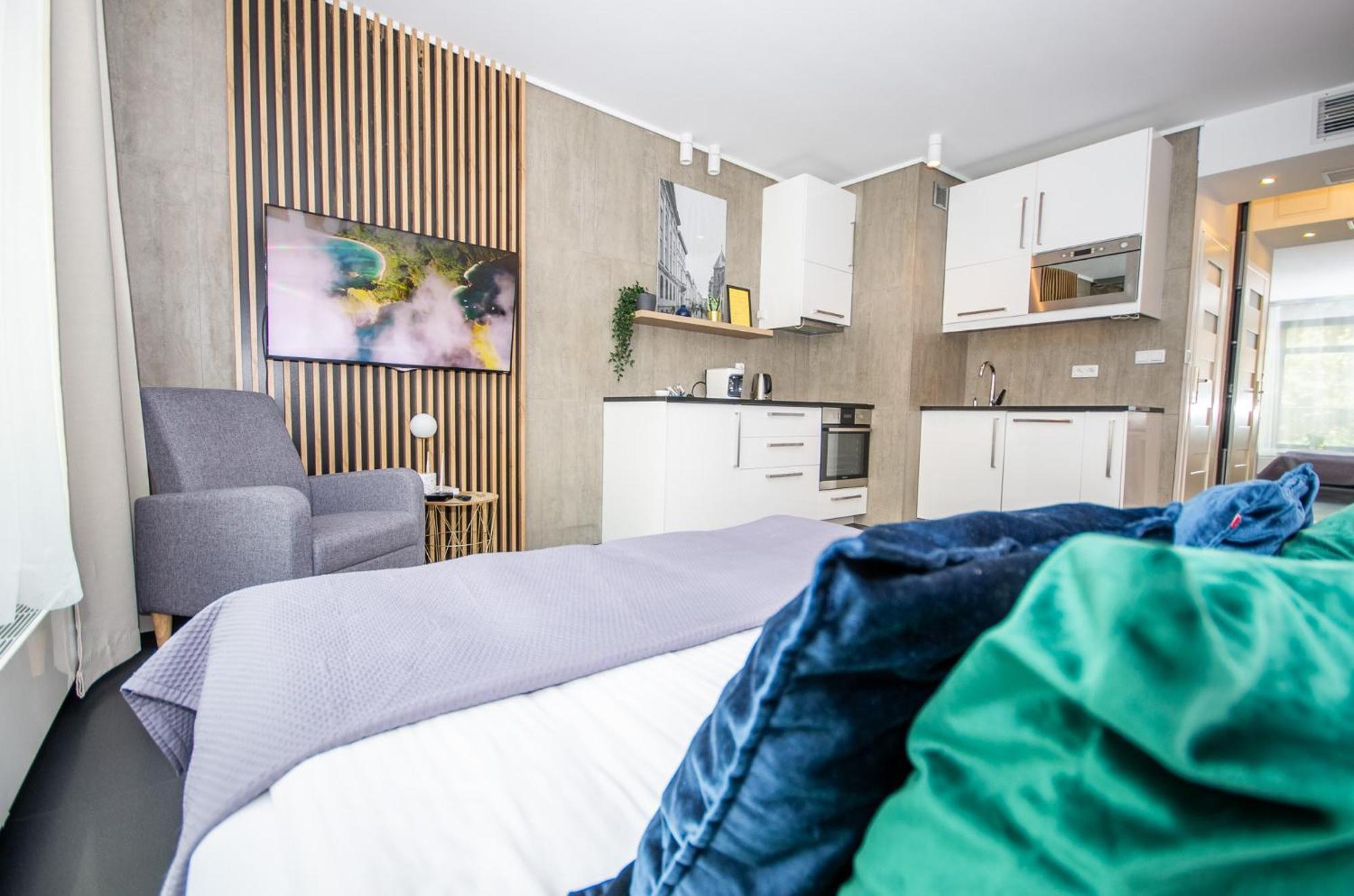 Inpoint With Parking Available Hotel apartamentowy Kraków