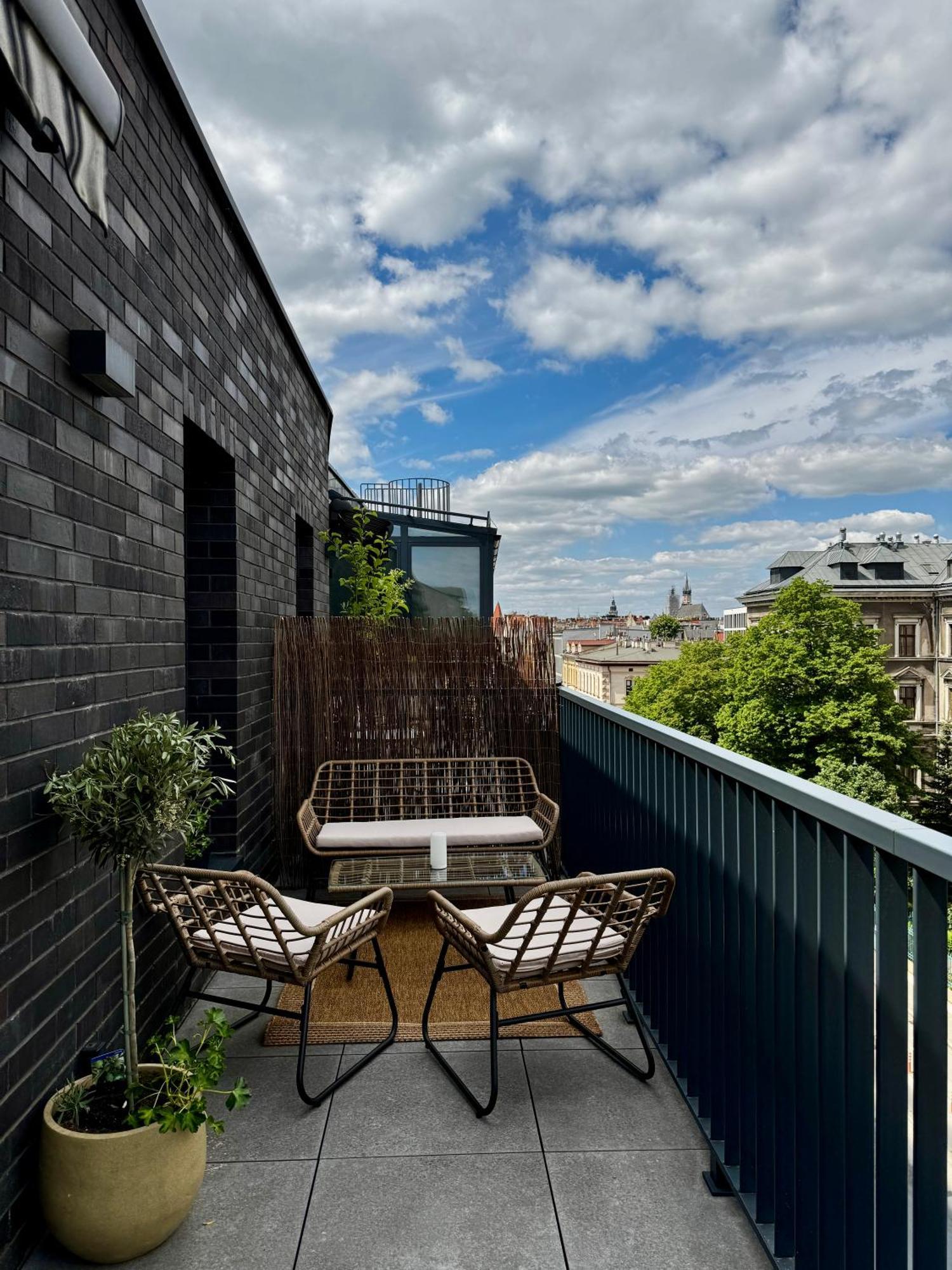 Inpoint With Parking Available Hotel apartamentowy 3*