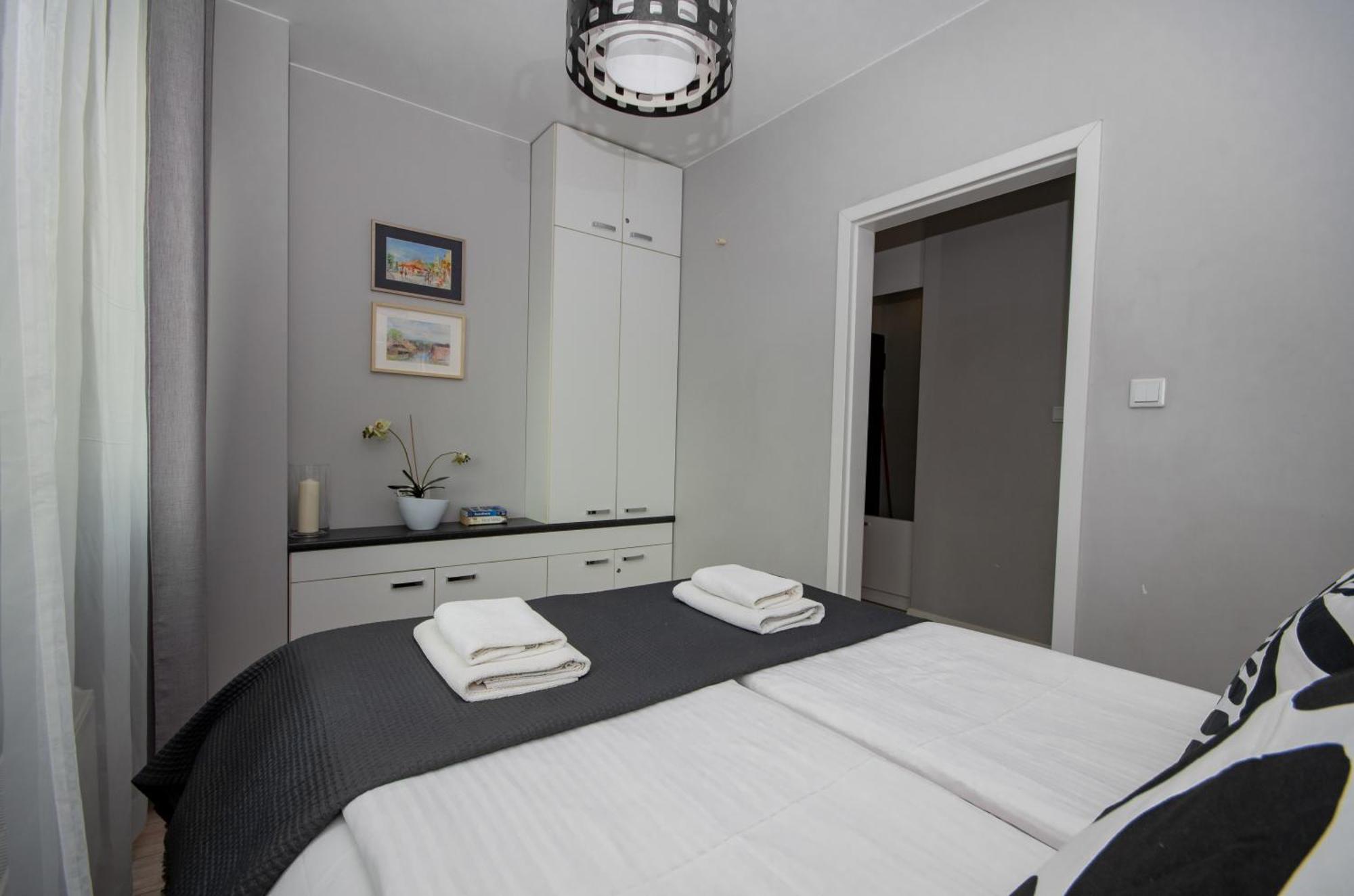 Inpoint With Parking Available 3*