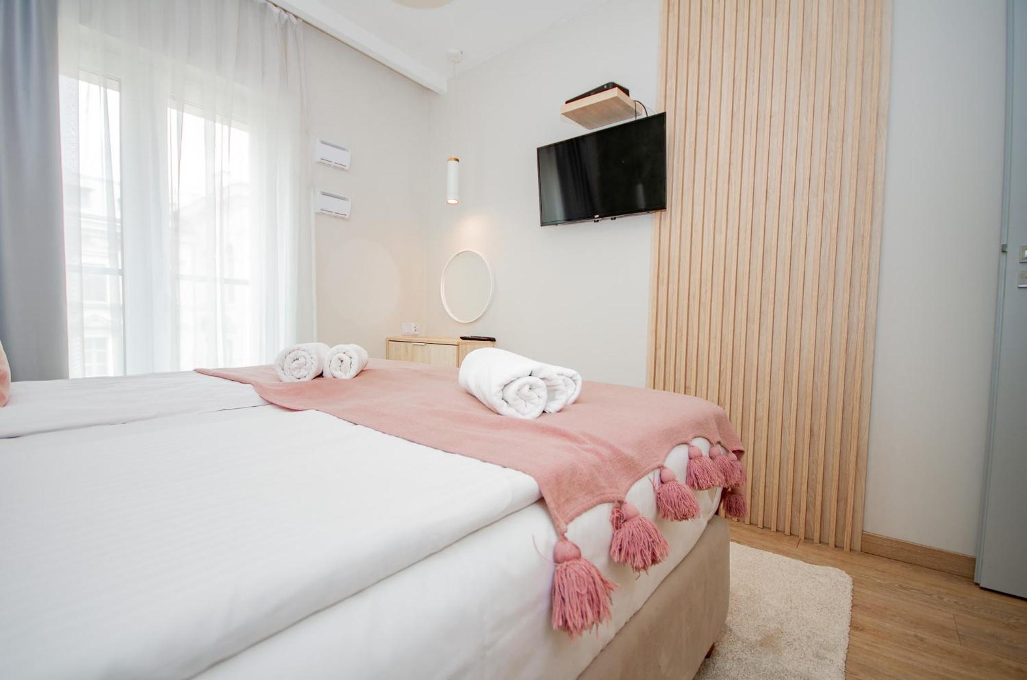 Inpoint With Parking Available Hotel apartamentowy Kraków