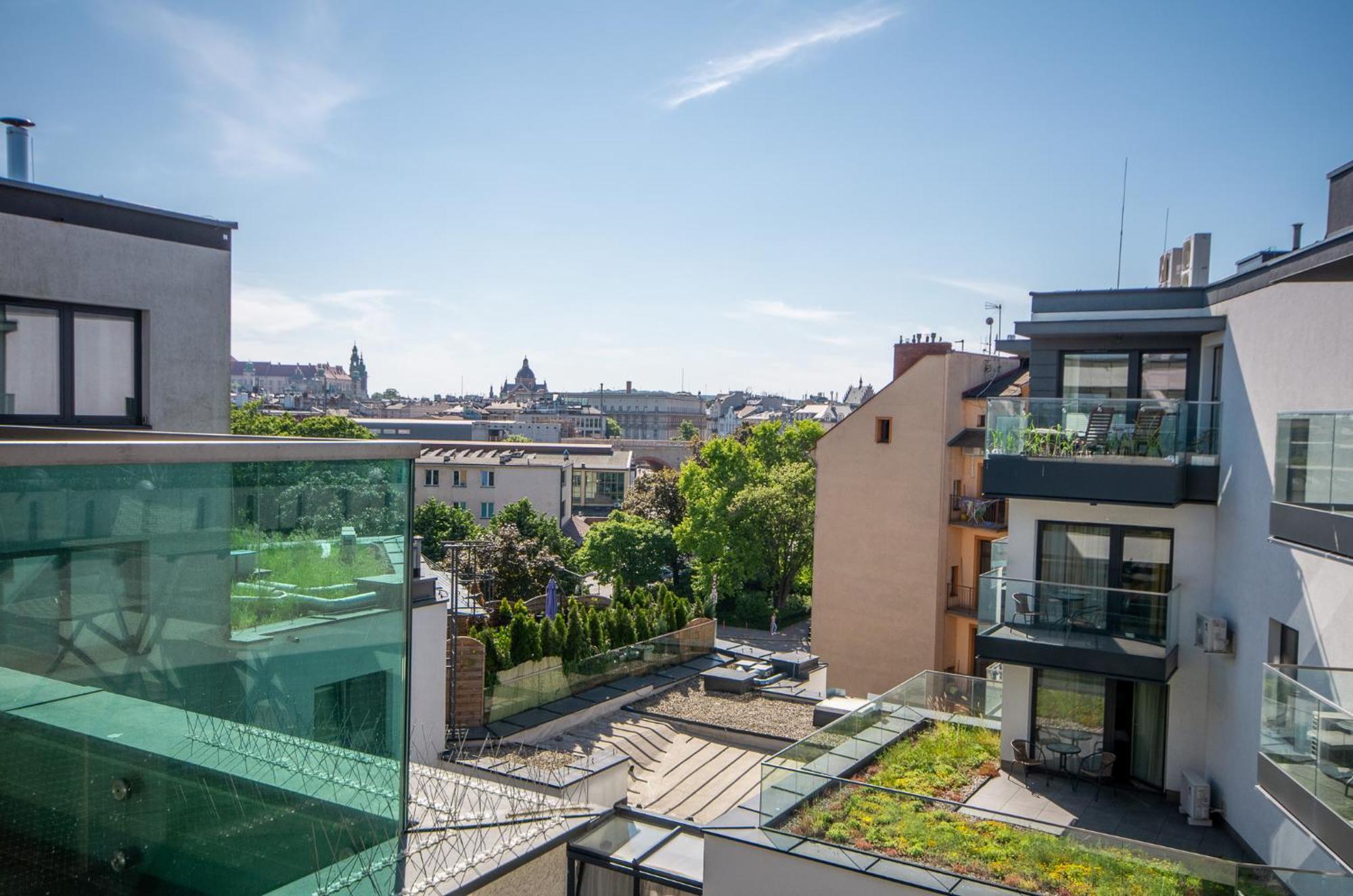 Inpoint With Parking Available Krakau