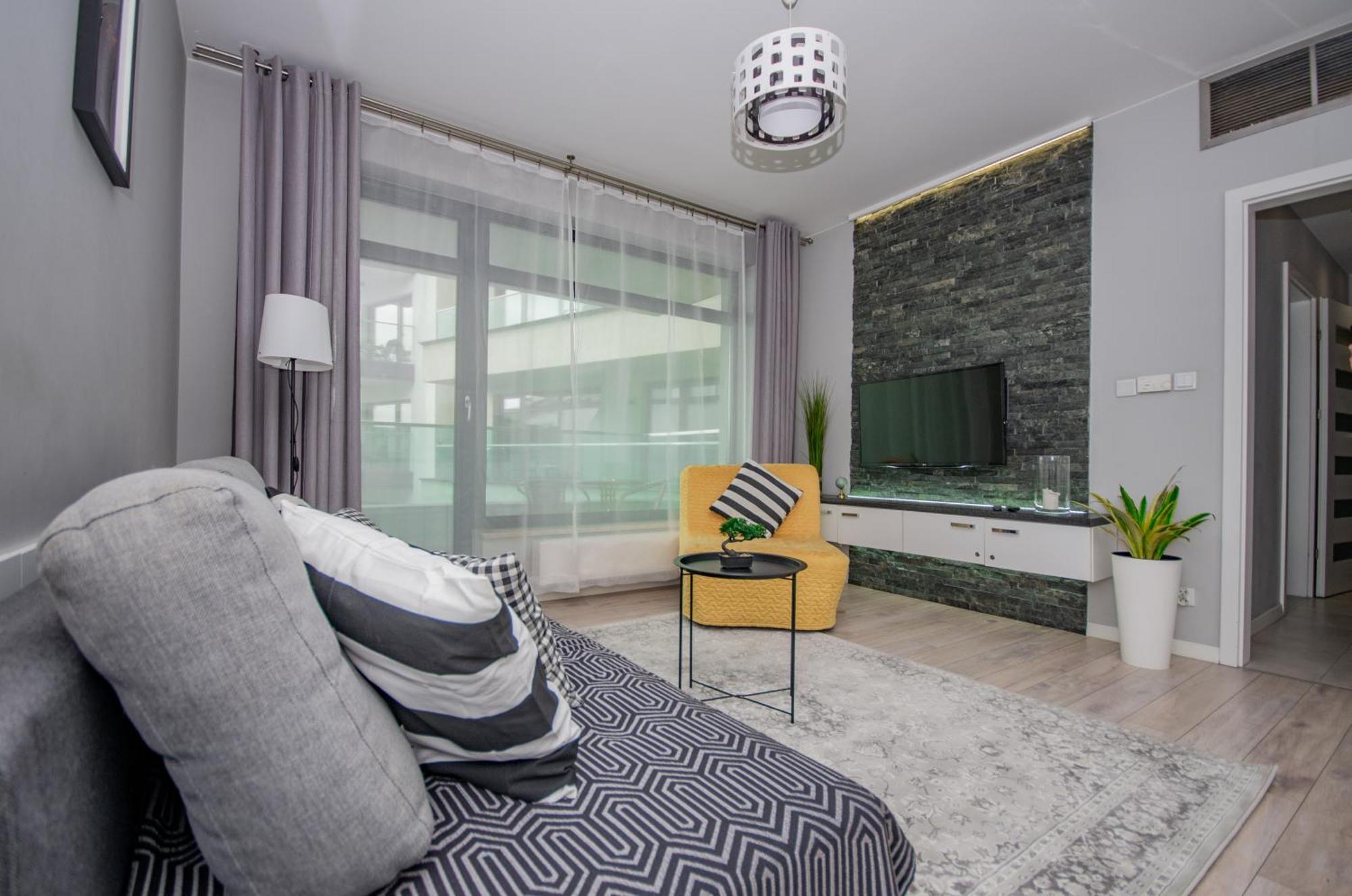 Inpoint With Parking Available Krakau