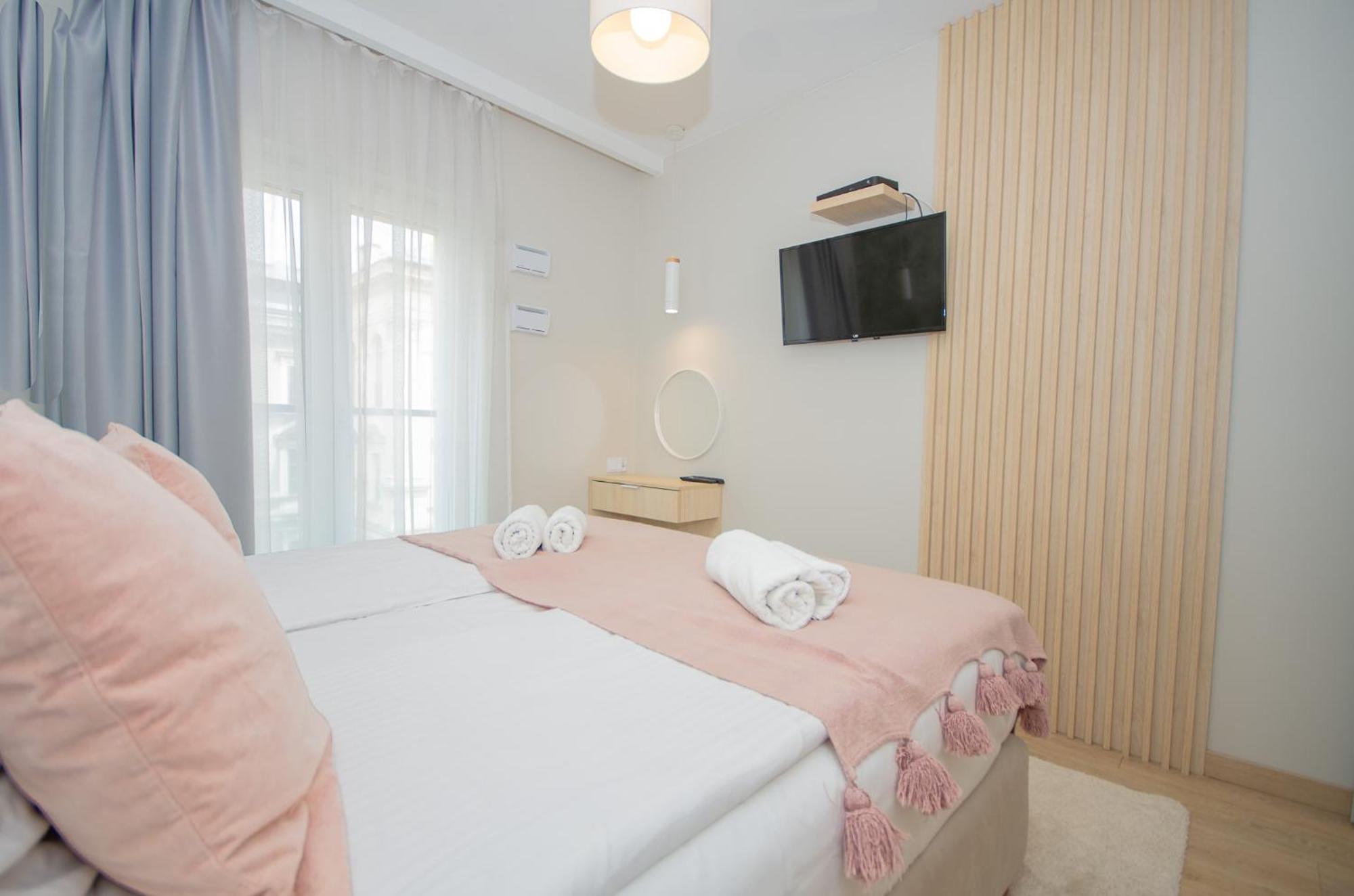 Inpoint With Parking Available 3*